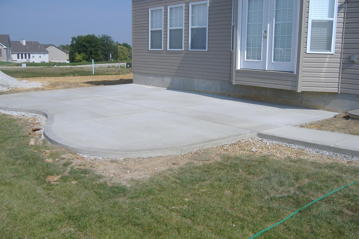 Concrete vs. Pavers: Which Is Right for Your Patio?
